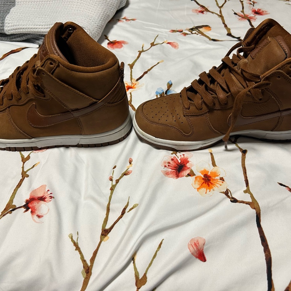 Nike Brown High-Top woman’s Sneakers